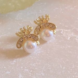 💎Tiny Bumblebee 🐝 Earrings, Gold Plated pierced earrings